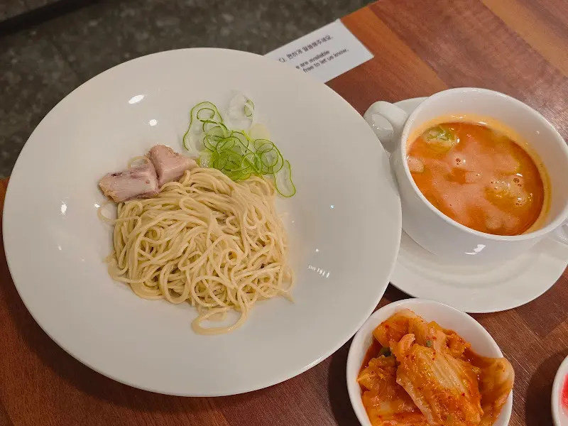 오레노라멘 내부 인테리어