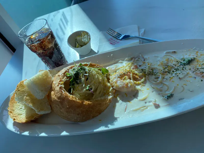 빵 안에 담긴 파스타