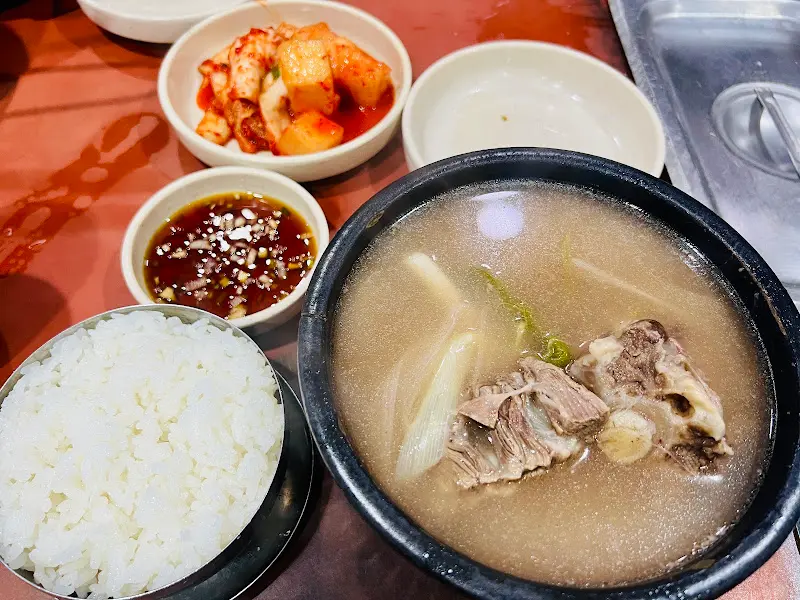 깍두기와 밥의 조화