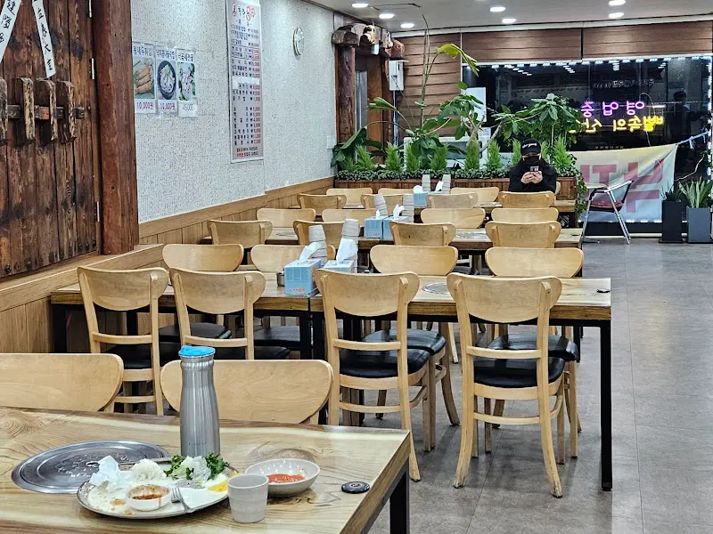 착한낙지 내부 모습