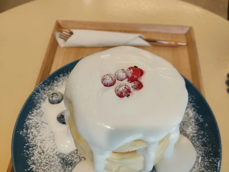 환상적인 비주얼의 수플레 팬케이크