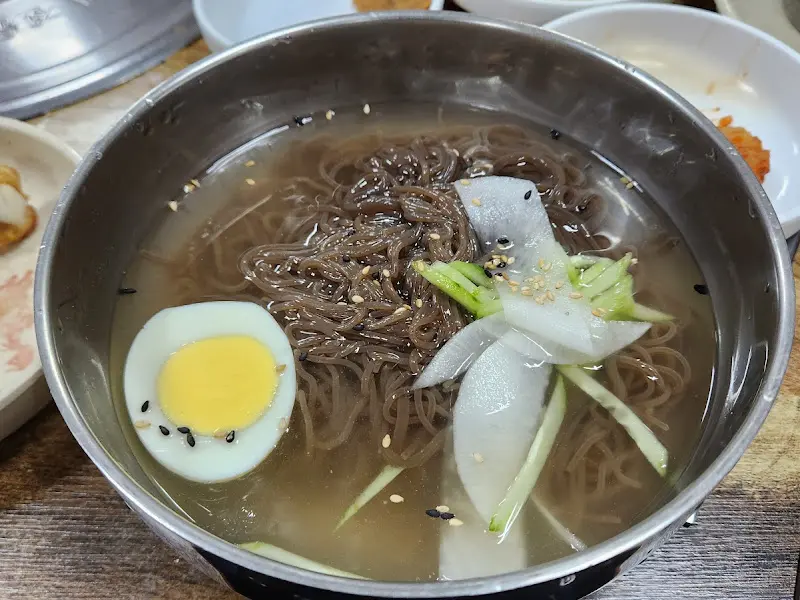시원한 냉면 한 그릇