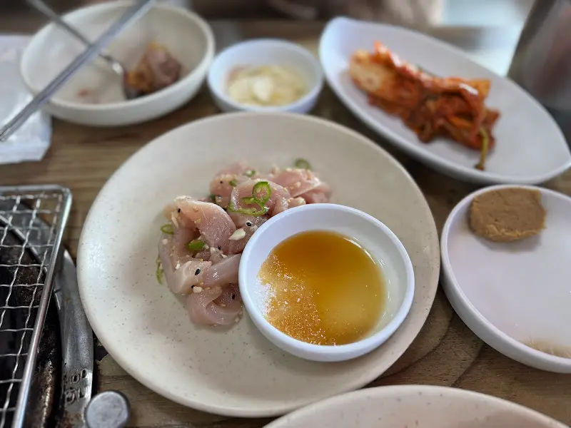 닭고기, 소스와 밑반찬