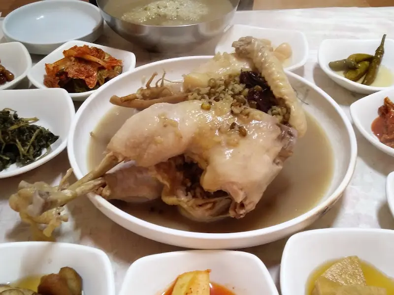 녹두가 듬뿍 들어간 백숙