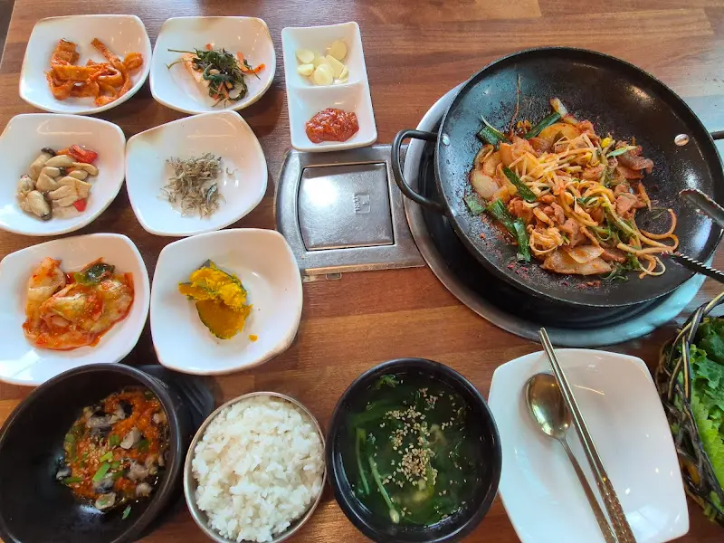 우렁쌈 정식 한 상 차림