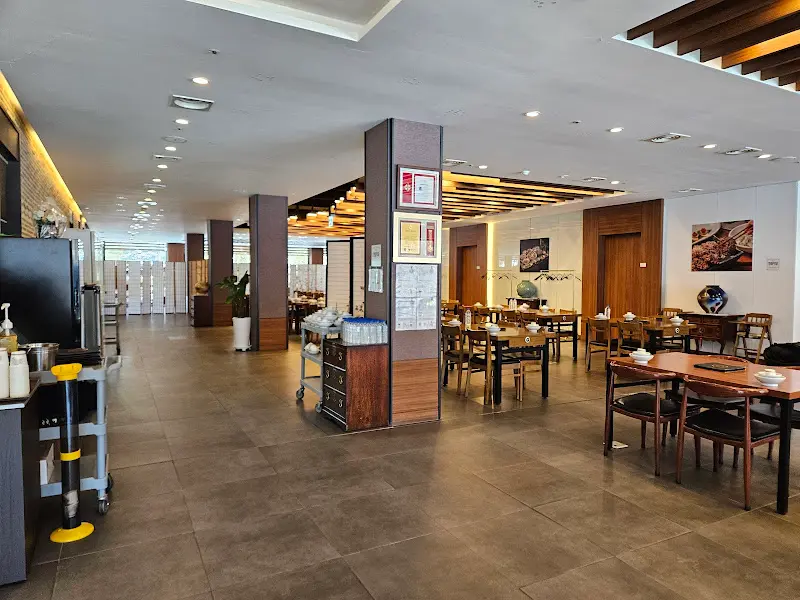 깔끔하고 넓은 남도예담 내부