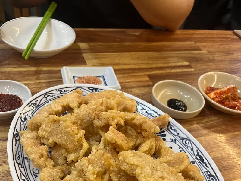 연중반점 고기튀김과 반찬