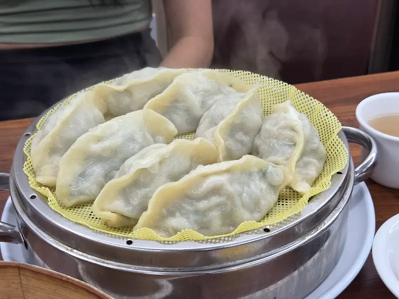 김이 모락모락 나는 찐만두