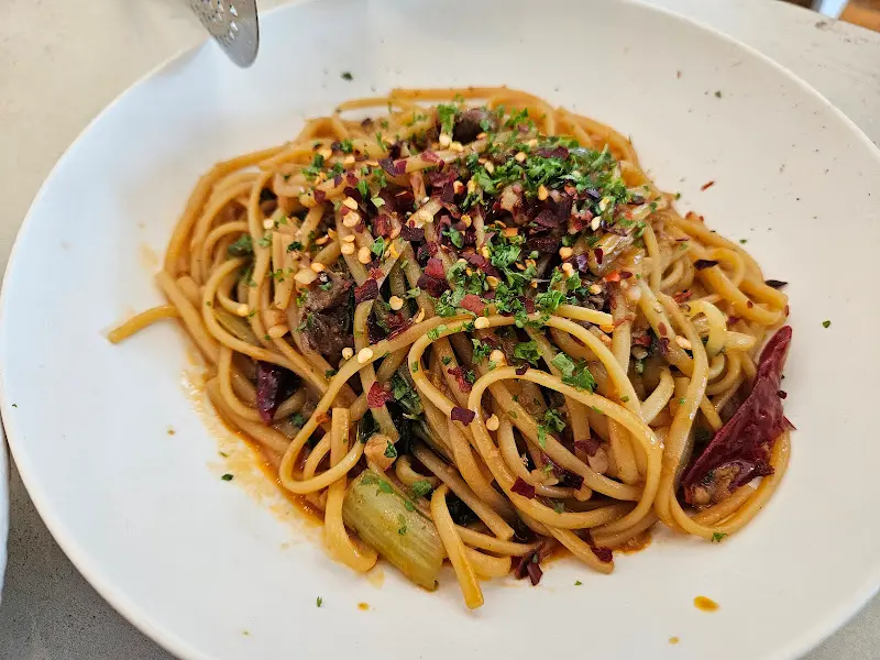 차돌박이 얼갈이 파스타 근접샷