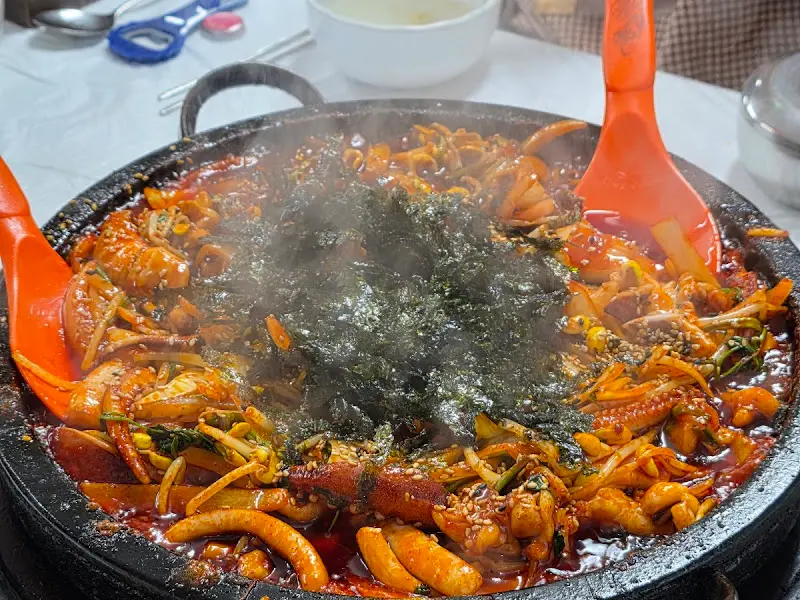 돌판 오징어볶음과 김가루