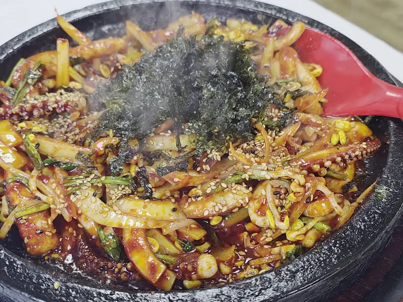 돌판 오징어볶음 완성된 모습