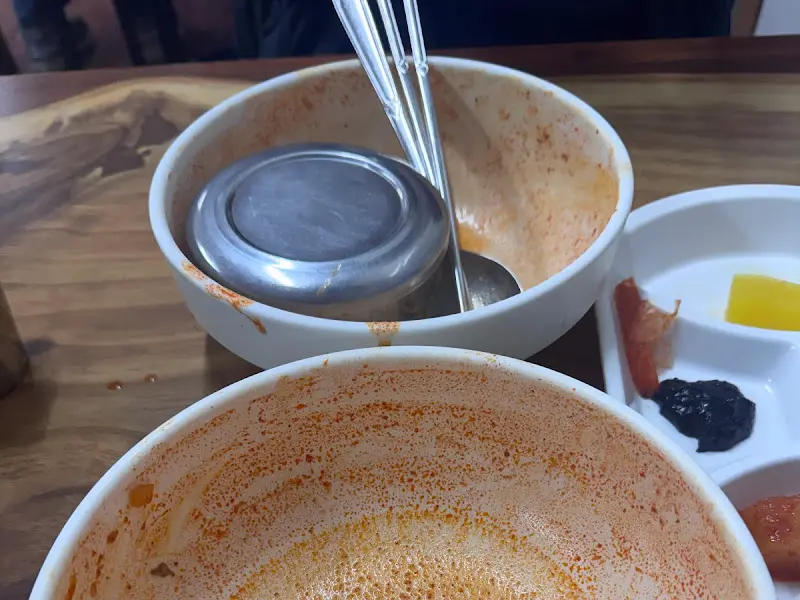 깨끗하게 비운 짬뽕 그릇