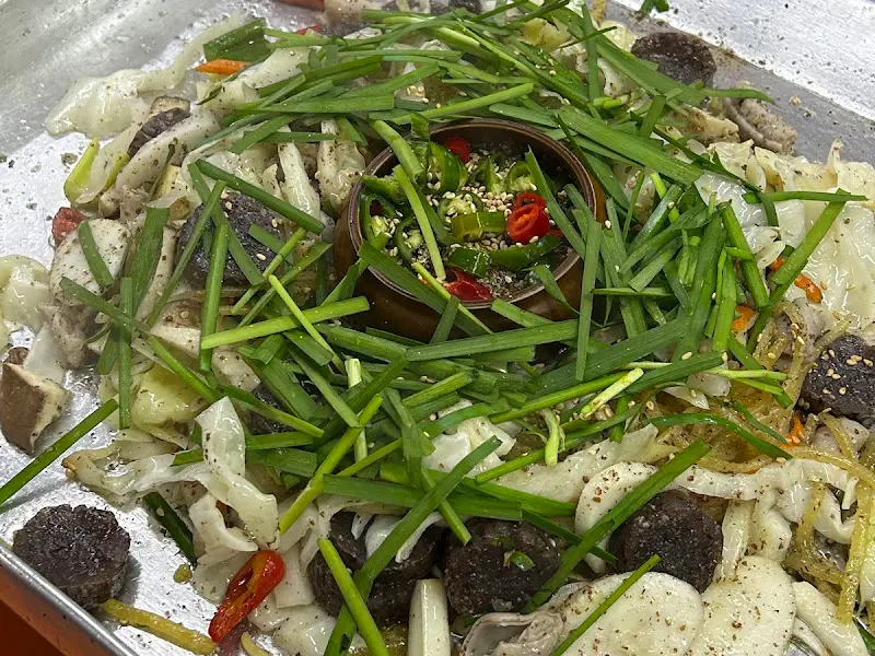 푸짐하게 담긴 백순대의 모습