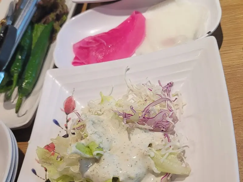 쌈 채소와 곁들여 먹는 갈비찜