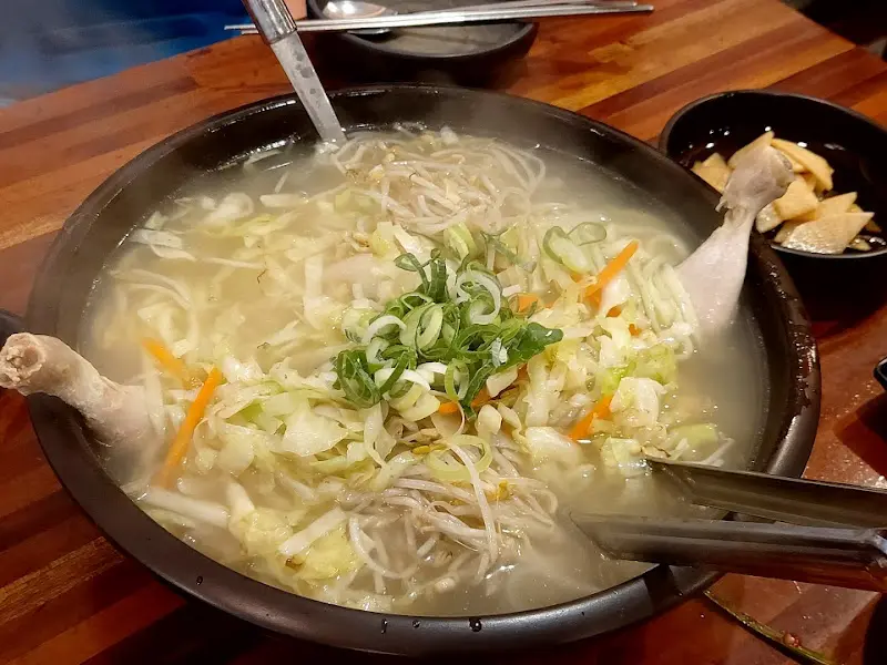 푸짐한 닭칼국수 비주얼