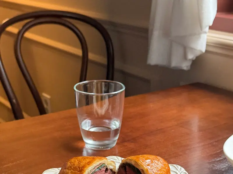 따뜻한 분위기의 와이탑 내부