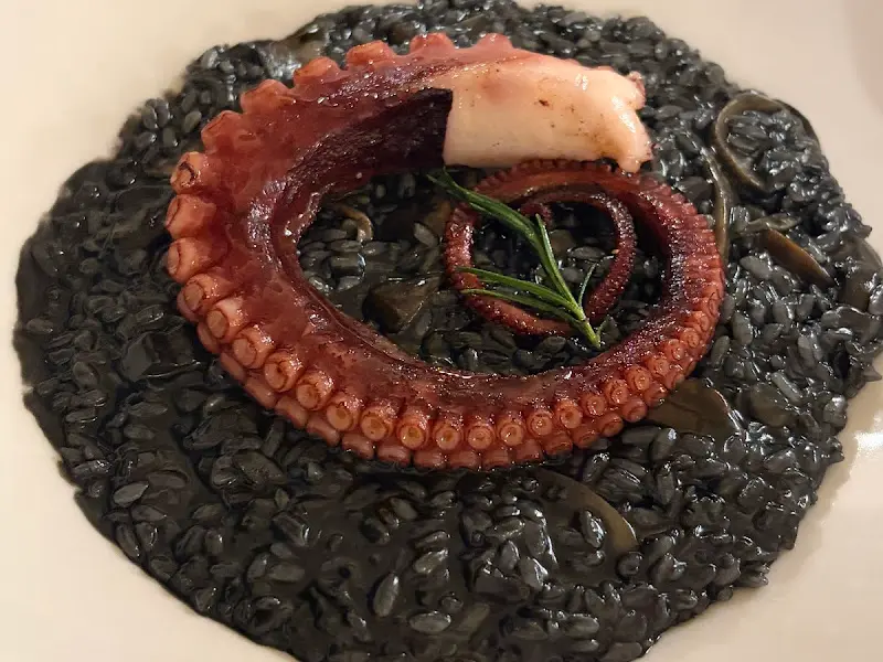 먹음직스러운 문어 리조또