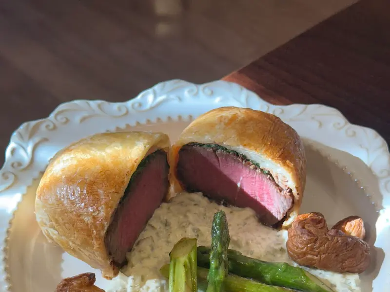 비프 웰링턴 단면 클로즈업