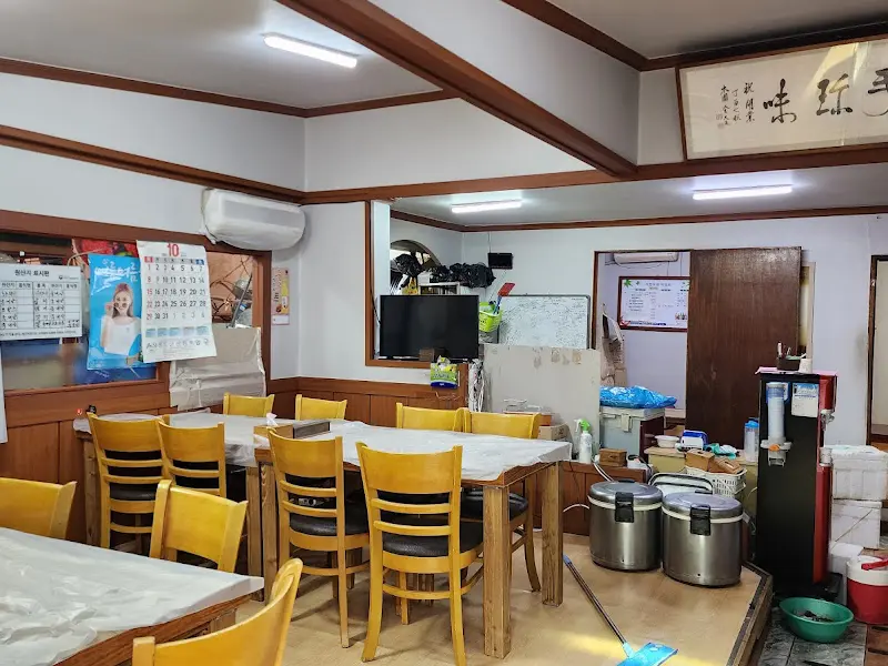 자영이네 식당 내부