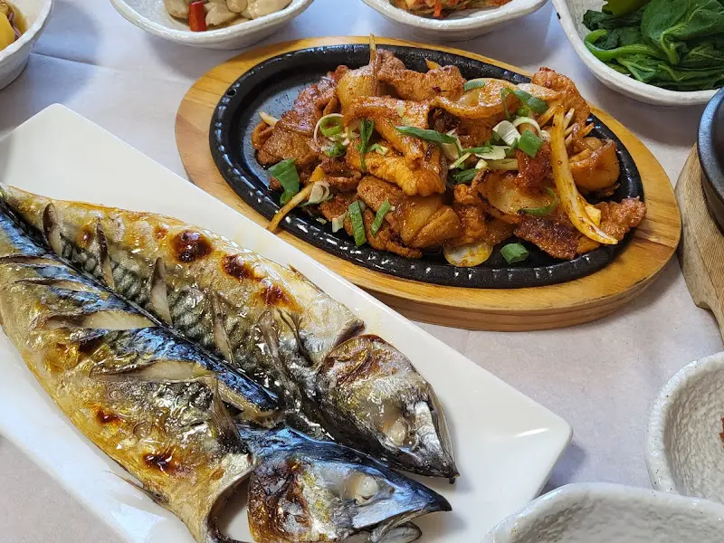 고등어 구이와 돼지 불고기