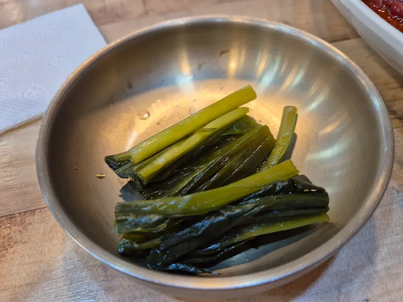 신선한 채소로 만든 샐러리