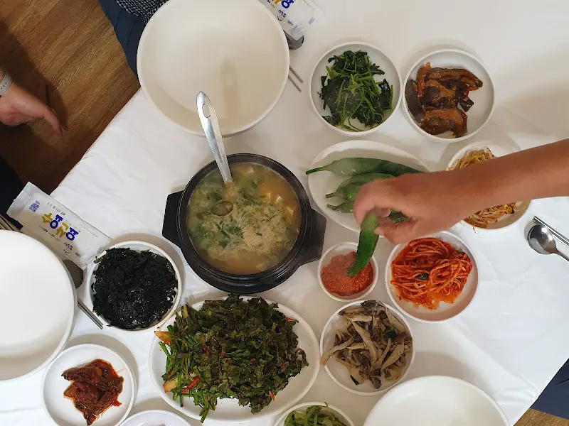 보리밥과 반찬들