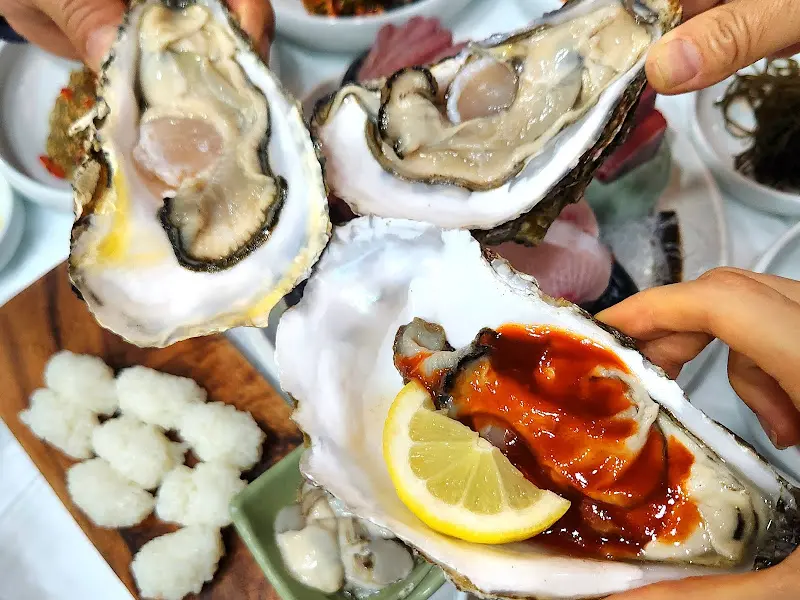 손바닥만한 크기를 자랑하는 삼배체굴