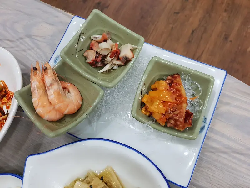 다양한 해산물을 맛볼 수 있는 스끼다시