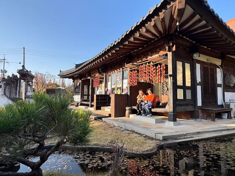 성산제 외부 전경