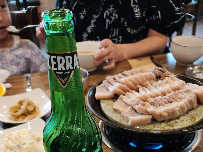 시원한 맥주와 함께 즐기는 보쌈