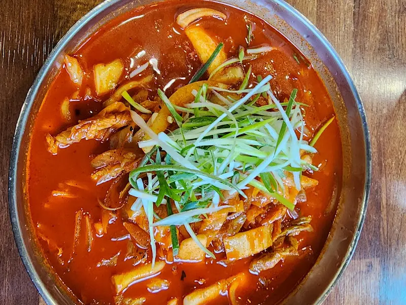 파채가 산처럼 쌓인 짬뽕