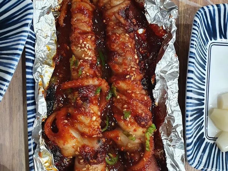 매콤한 양념이 일품인 낙지호롱