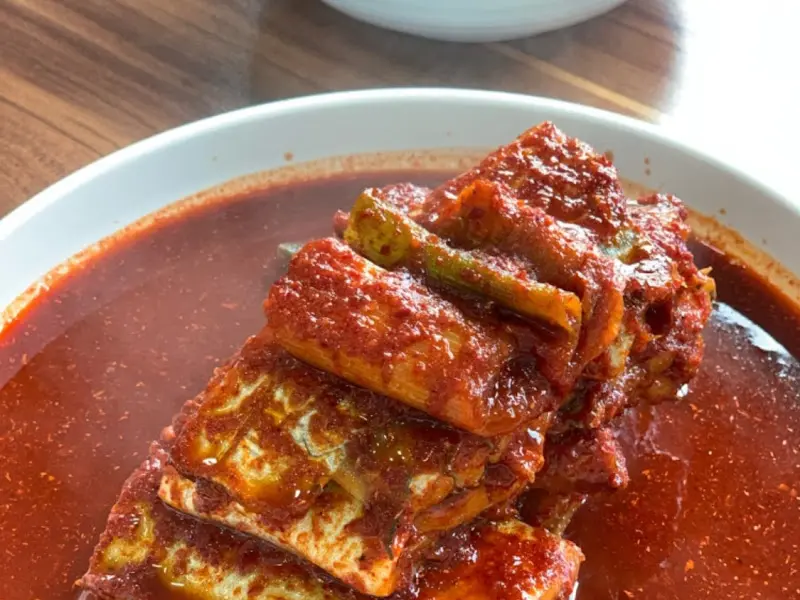 보기만 해도 매콤해 보이는 볶음 요리