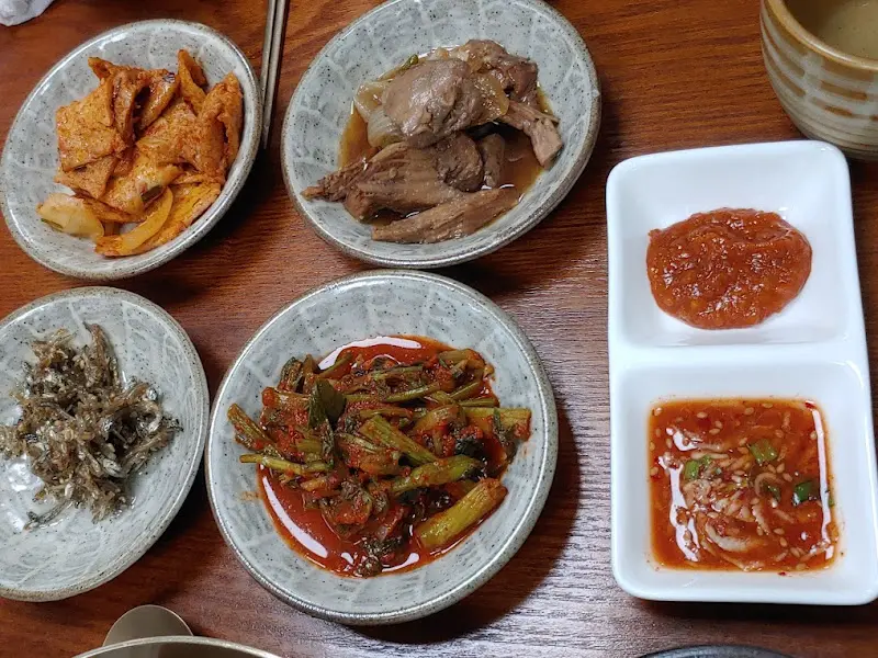 다채로운 밑반찬 클로즈업