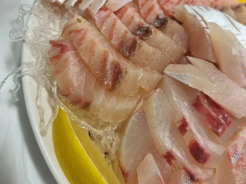 윤기가 흐르는 숙성회