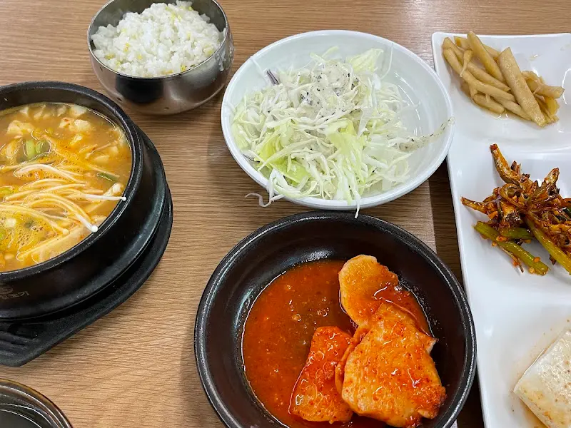 다양한 곁들임 메뉴