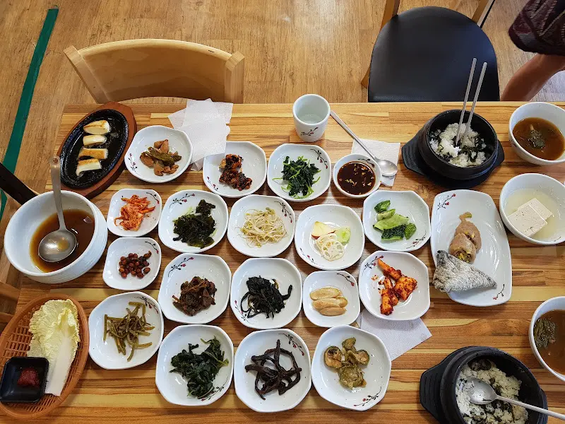 걸구쟁이네 내부 인테리어