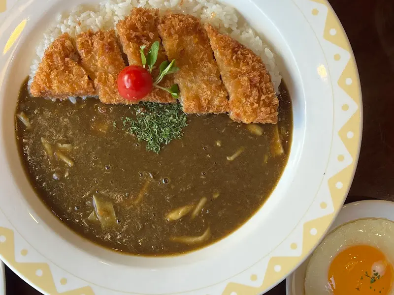 토핑과 함께 즐기는 카레