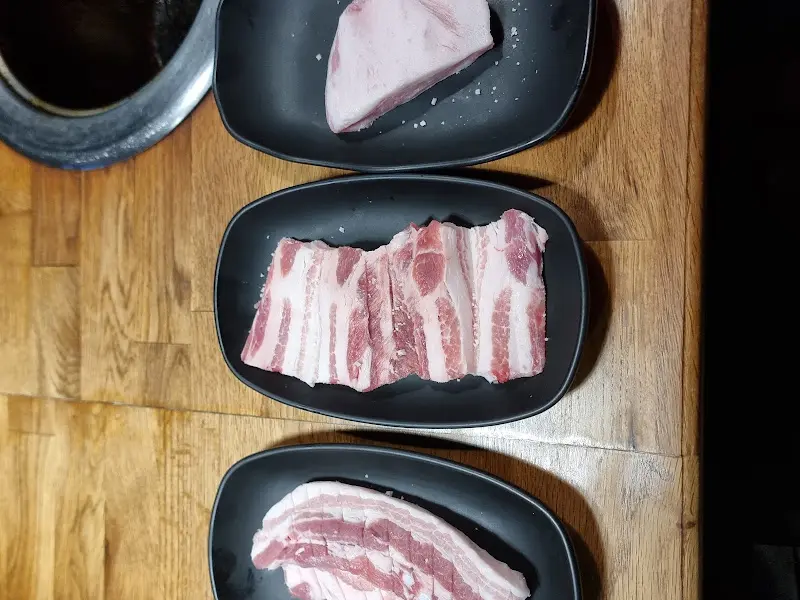 구워지고 있는 깍둑갈비