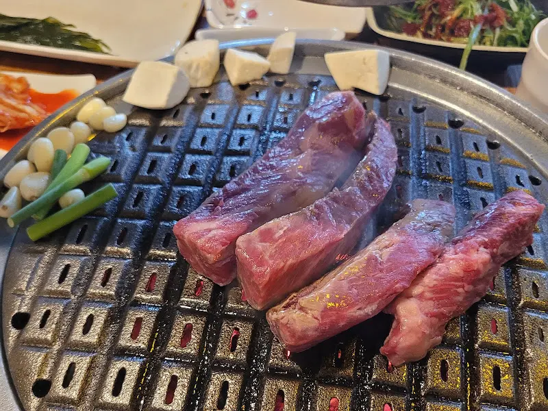 고기 굽는 모습