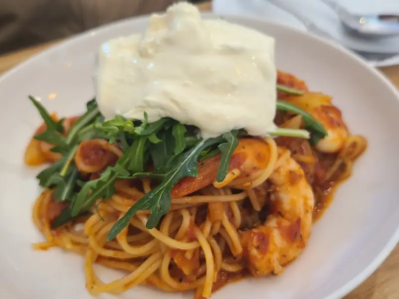 풍성한 폼이 인상적인 폼폼파스타