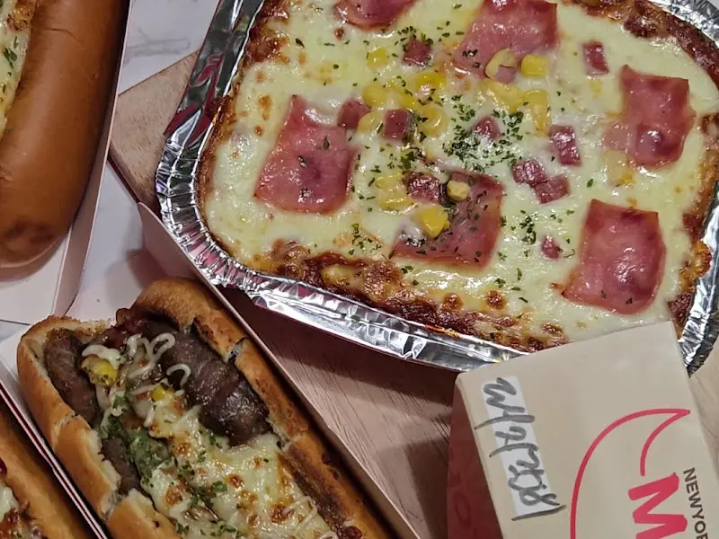 핫도그와 함께 찍은 사진