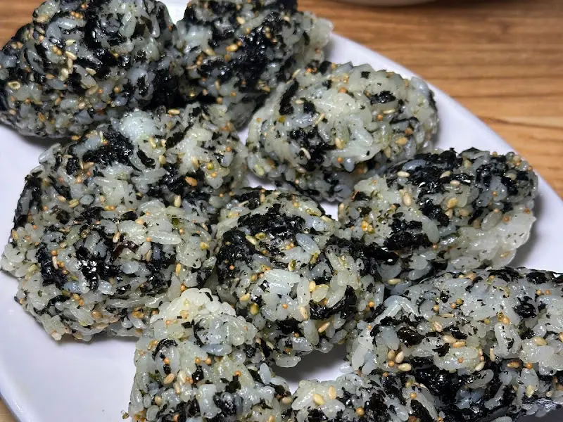 동글동글 주먹밥