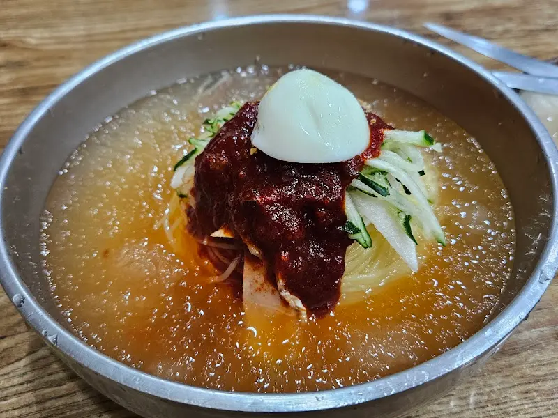 오이를 뺀 물밀면