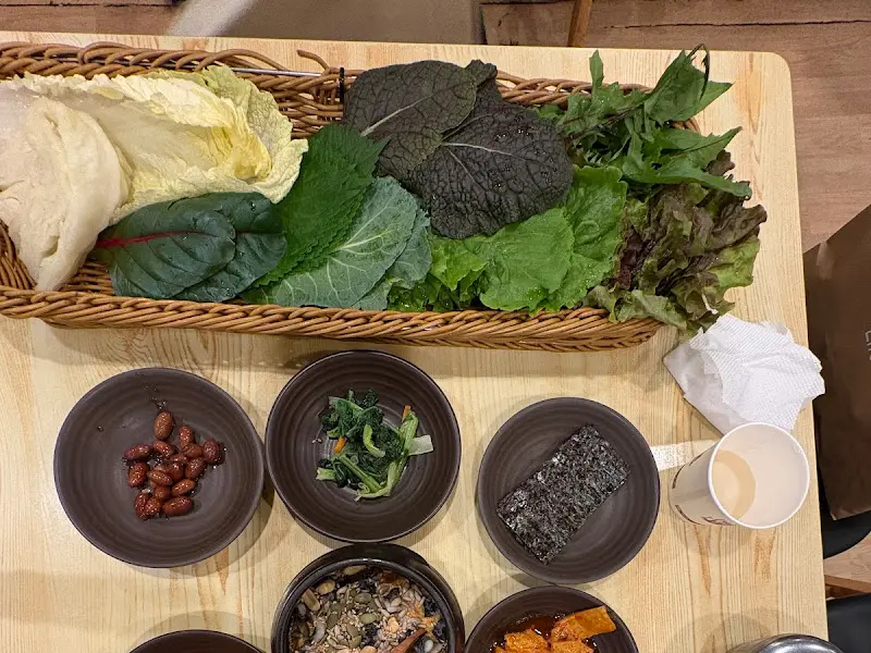 푸짐한 쌈 채소 한 상