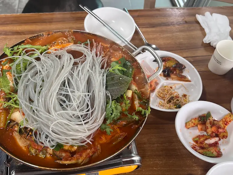 매운탕과 밑반찬