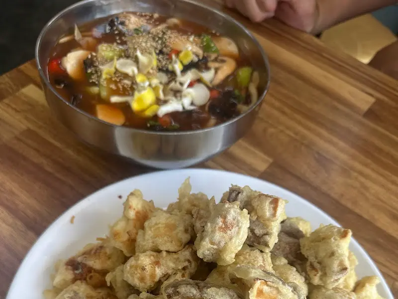 버섯 탕수육과 물막국수