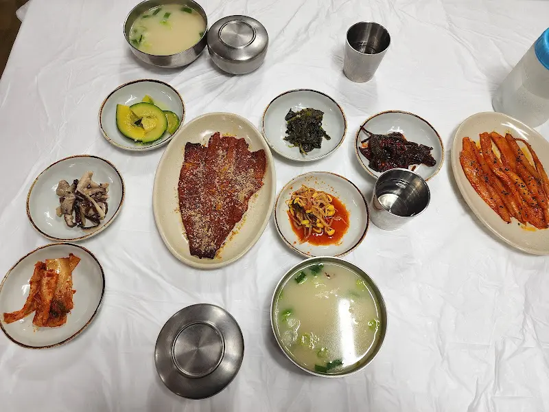 황태해장국과 밑반찬