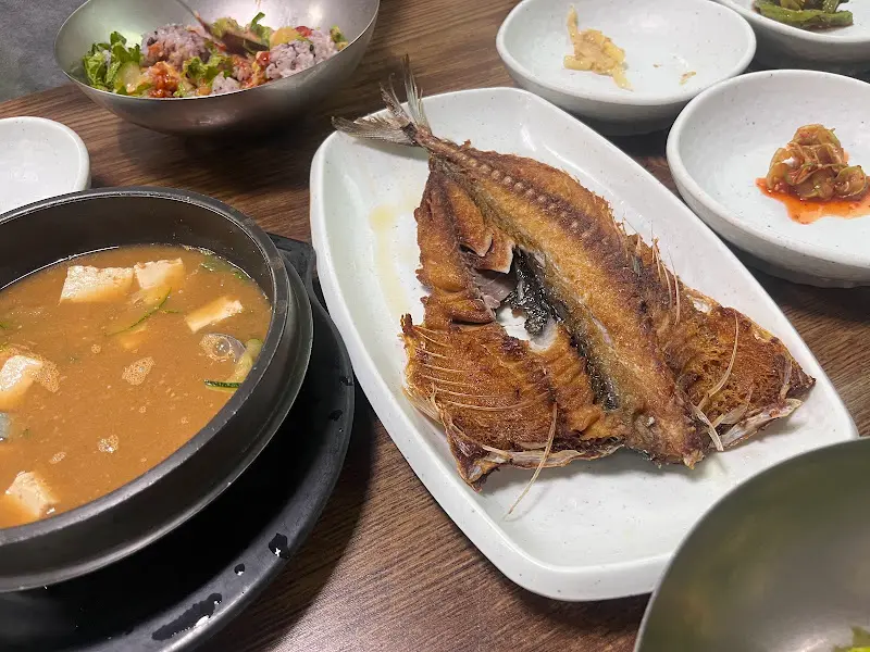 윤기가 흐르는 간고등어 구이