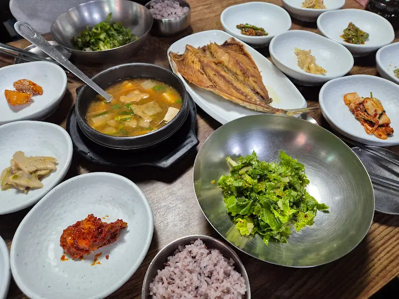 산천식당 전체 상차림